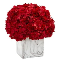 Gotovo prirodni umjetni aranžman crvene hortenzije u mramornoj vazi