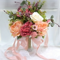 U rukama cvijeće, vjenčani buket umjetnih ruža sa svilenom satenskom vrpcom, ružičasto-bijeli šampanjac, djeveruša